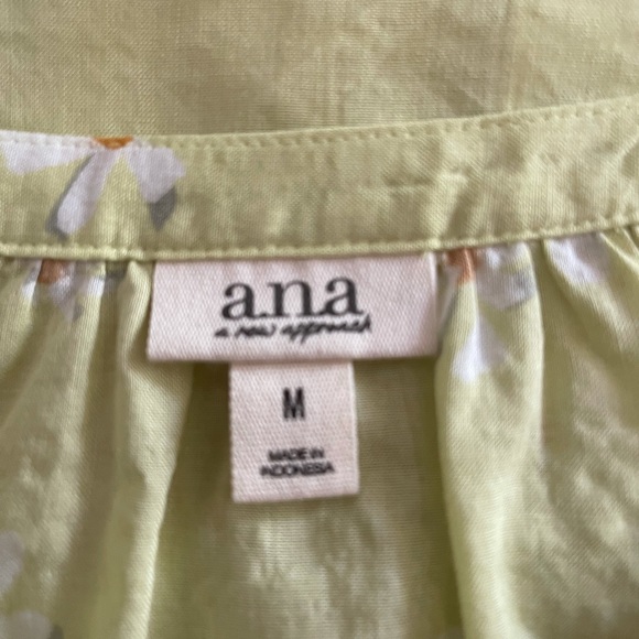a.n.a Puff Sleeve Light Green Top Size Medium - Picture 3 of 3